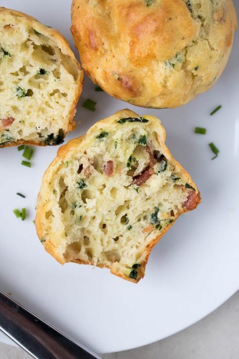 Filled with spinach, bacon and cheddar cheese, these savoury breakfast muffins are a great healthy handheld breakfast for busy mornings. Savoury Breakfast Muffins, Handheld Breakfast, Savory Breakfast Muffins, Breakfast For Busy Mornings, Savoury Breakfast, Casserole Breakfast, Savory Muffins, Breakfast And Brunch, Kids Healthy