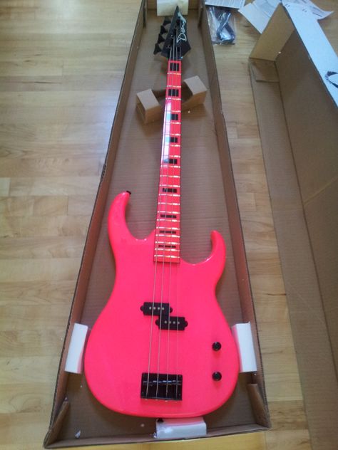 hot pink bass guitar! Hot Pink Bass Guitar, Pink Bass Guitar, Hot Pink Guitar, Pink Electric Guitar, Bass Guitar Quotes, Guitar Things, Pink Cosmos, Pink Guitar, Free Printables Organization