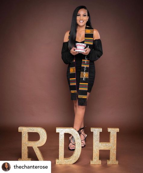 Hygienist Graduation Pictures, Rdh Graduation Photos, Dental Senior Pictures, Dental Hygienist Photoshoot, Dental Hygiene Photo Shoot, Dental Assistant Photoshoot Ideas, Dental Hygienist Graduation Pictures, Rdh Graduation Pictures, Black Dental Hygienist