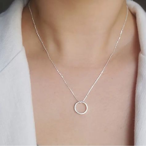 Minimalist Ring Necklace Silver Brand New Boutique Silver Ring Necklace, Simple Silver Accessories, Everyday Jewelry Simple Silver, Necklace With Ring On It, Silver Circle Necklace, Silver Wedding Necklace, Silver Necklaces Aesthetic, Ring On Necklace, Minimalist Accessories Jewellery