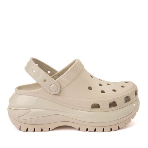 Nwt Crocs Classic Mega Crush Clog Bone Women Size 7 Crush Crocs, Crocs Mega Crush, Mega Crush Clog, Crocs Shoes Women, Platform Crocs, Converse New, Oxford Heels, Women's Crocs, Famous Fashion