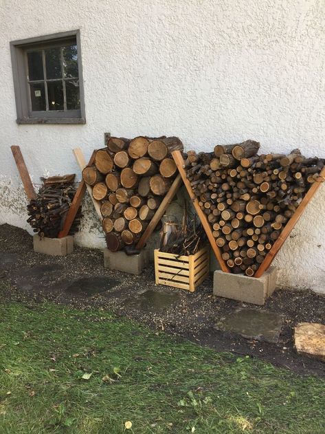 Storage Outdoor, Fire Wood, Firewood Storage, Fire Pit Designs, Creative Storage, Backyard Fire, Fire Pit Backyard, Backyard Projects, Wood Storage