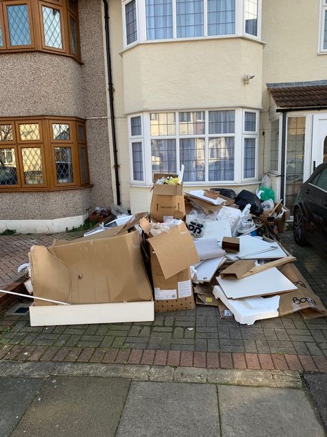 Rubbish Removal Clearance offers a comprehensive range of services including property clearance, waste disposal and recycling. Check out their website for more information: https://www.rubbishremovalclearance.co.uk/property-clearance-bankside-SE1/ #rubbishremovalservices #reliablerubbishremoval #propertyclearance #recycling Rubbish Removal, Lcd Television, Junk Removal Service, Cheap Sofas, House Clearance, Domestic Appliances, Old Sofa, Waste Collection, Junk Removal