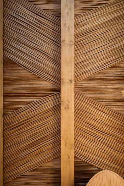 Bamboo Ceiling, Handmade Ceramics Plates, Bamboo House, Ceiling Detail, Spa Wellness, Linear Lighting, Wood Ceilings, Restaurant Interior, Ceiling Design