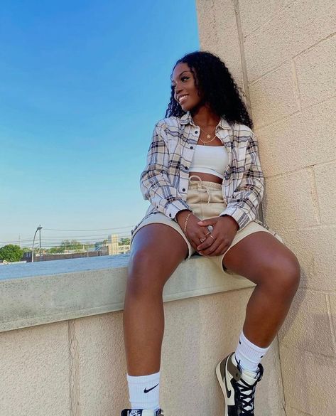 The Style Regime on Instagram: “@betchainaa True to this, not new to this🤎🧑🏾‍⚖️ • • • • • • • #styleregime #fashion #streetstyle #streetwear #ladywear #brownoutfits #jordan1…” Jordan 1s Outfit Women, Outfits To Wear With Jordan 1s, Jordan 1 Outfit Women Summer, Jordan 1s Outfit, Outfits With Jordan 1s, Jordan 1 Outfit Women, Jordan 1 Outfit, Teen Swag Outfits, Streetwear Fits