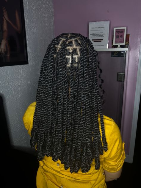 #invisiblelocs invisiblelocs, loc styles, locs, faux locs, barrel twist, twist, twist styles, braids styles, braids, braider Barrel Knotless Braids, Faux Locs Barrel Twist, Barrel Faux Locs, Twists With Barrel Ends, Barrel Twist Women, Locs Barrel Twist, Boho Invisible Locs, Barrel Braids, Jeon Family