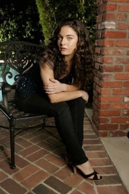 Alexa Davalos, French Actress, Beautiful Long Hair, Female Images, Classic Beauty, Hair Designs, Serie Tv, Bollywood Actress, Celebrities Female