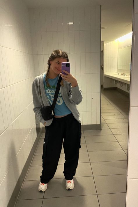 airport bathroom mirror selfie Travel Day Outfit, Air Monarch Iv, Nike Air Monarch Iv, Airport Fit, Nike Air Monarch, Airport Fits, Women's Sportswear, Day Outfit, Mirror Mirror