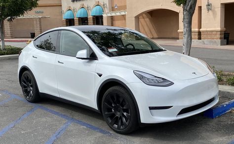 Tesla Model Y establishes this minimum spec for EVs going forward. New Model Car, Nicola Tesla, Tesla Roadster, Pimped Out Cars, Luxurious Cars, Tesla Car, Tesla Model Y, Car Aesthetic, White Car