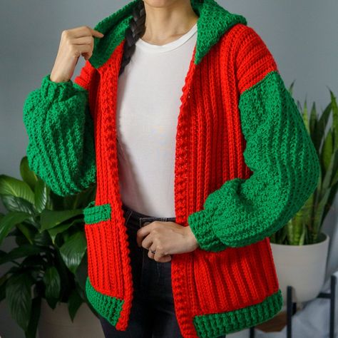 Crochet Christmas Cardigan, Loom Knitting Stitches, Holiday Cardigan, Sweater Designs, Chic Crochet, Crochet Cardigans, Crochet Shoes Pattern, Crochet Baby Sweater, Christmas Cardigan