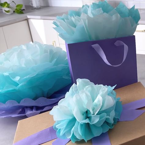 Tissue Paper Bows Diy Gift Wrapping, Tissue Paper Gift Wrapping Ideas, How To Put Tissue Paper In A Gift Bag, Tissue Paper Bow, Gift Tissue Paper, Wrapping Tutorial, Wrap Tutorial, Tissue Flowers, Tissue Paper Wrapping