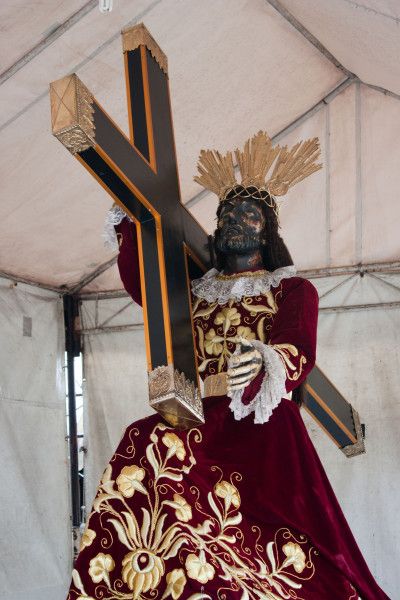 Black Nazarene Wallpaper, Mother Theresa Picture, Black Nazarene Philippines, Black Nazarene Tattoo, Philippines Wallpaper, Black Nazarene, Nativity Scene Pictures, Saint Feast Days, Jesus Our Savior