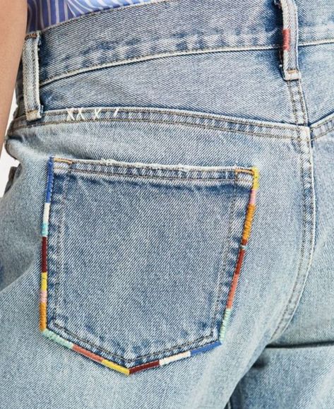 Ideas para que tus jeans luzcan bellos con hermosos bordados Broderie Anglaise Fabric, Embroidery Jeans Diy, Clothes Embroidery Diy, Haine Diy, Denim Embroidery, Diy Vetement, Pola Sulam, Kleidung Diy, Jean Pockets