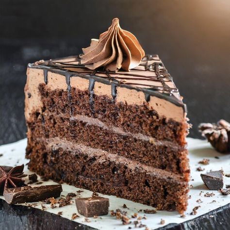 Photo slice of chocolate cake closeup | Premium Photo #Freepik #photo #cheesecake #cake-slice #dessert #pastry Slice Dessert, Chocolate Cake Slice, Slice Of Chocolate Cake, Cakes Slices, Chocolate Cream Cake, Chocolate Cake With Coffee, Food Reference, Chocolate Pictures, Slice Of Cake