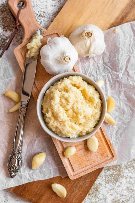 There’s nothing worse than gearing up to make dinner when you realize you need garlic - you bought some but it's still neatly wrapped in its bulb. I hear your sighs and I have your solution - homemade garlic paste. What is garlic paste? It’s simply blended garlic and oil made in a blender or food processor. I love making garlic paste at the beginning of a busy week to keep in the fridge so that when I need it, it’s ready to use in my favorite recipes. Lebanese Garlic Sauce, Garlic And Oil, Sauces And Dressings, Confit Recipes, Pickled Garlic, My Favorite Recipes, Potato Vegetable, Vegetable Pasta, Garlic Recipes