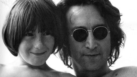 John Lennon And His Son Julian Share More Than Looks – Check Out His Rockin’ Cover Of “Day Tripper” | Society Of Rock Videos John Lennon Son, May Pang, The Beatles Members, John Lennon Sunglasses, The Lost Weekend, Sean Lennon, Julian Lennon, Imagine John Lennon, John Lennon Beatles