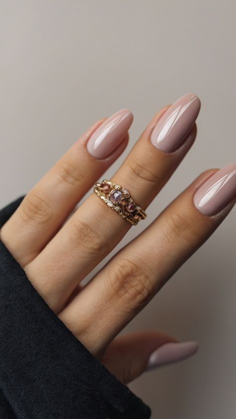 Discover the latest fall nail trends for 2024 including short almond nails in 2022 and 2023 styles Stay on-trend with 2023's short almond nails and get inspired by the 2024 almond latte hues Explore fall nail trends for a chic manicure from short 2023 almond to the latest 2024 brown square nails Almond Nails 2024 Fall, November Nails 2024 Trends, Short Almond French Manicure, Nail Shape Trends 2024, Almond Nails Fall 2024, Autumn Nails 2024 Almond, Nail Trends Autumn 2024, Short Nails Fall 2024, Neutral Nails Fall 2024