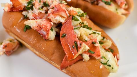 Buttery Connecticut-Style Lobster Rolls Recipe - Tasting Table Connecticut Lobster Roll, Lobster Rolls Recipe, Tailgate Sandwiches, Xmas Party Food, Connecticut Style, Lobster Roll Recipes, Lobster Recipes Tail, Red Wine Vinaigrette, How To Cook Lobster