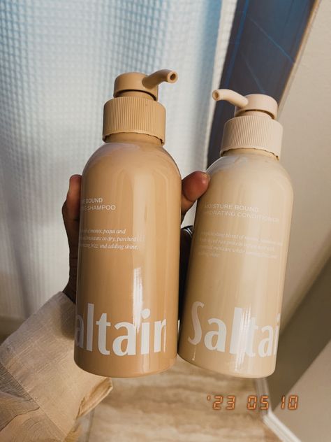 Cute bottles but lets see how good this shampoo and conditioner work .🤩 Cute Shampoo And Conditioner Bottles, Aesthetic Shampoo Bottle, Shampoo And Conditioner Aesthetic, Shampoo Aesthetic, Color Treated Hair Care, Skincare Organiser, Healthy Hair Diet, Dandruff Solutions, Shower Products