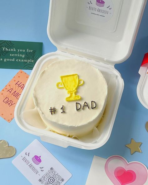 Dads Cakes Birthday Ideas, Father Bday Cake, Bento Cake Funny Design, Dad To Be Cake Ideas, Cake Ideas For Father, Best Dad Birthday Cake, Fathers Day Bento Cake, Dad Cake Ideas, Cake For Dad Birthday