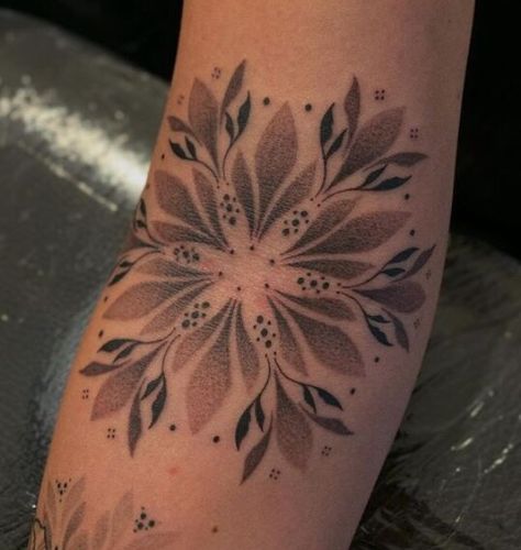 Dotwork Tattoo Mandala, Dot Work Mandala, Mandela Tattoo, Mandala Tattoo Designs, Mandala Flower Tattoos, Dot Tattoos, Muster Tattoos, Elbow Tattoos, Floral Tattoo Sleeve