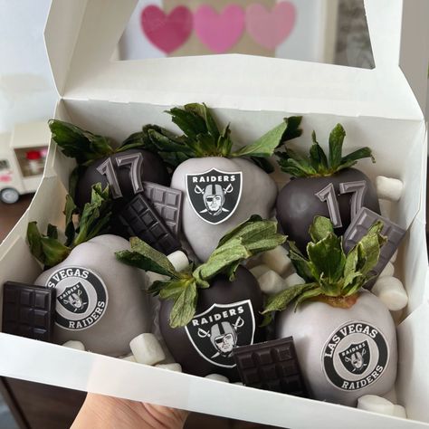 Fathers day strawberries, raider’s strawberries, chocolate covered strawberries Raiders Gift Ideas For Him, Raiders Chocolate Covered Strawberries, 49ers Chocolate Covered Strawberries, Raiders Strawberries, Mens Chocolate Covered Strawberries, Football Chocolate Covered Strawberries, Chocolate Covered Strawberries For Men, Football Strawberries, Raiders Party