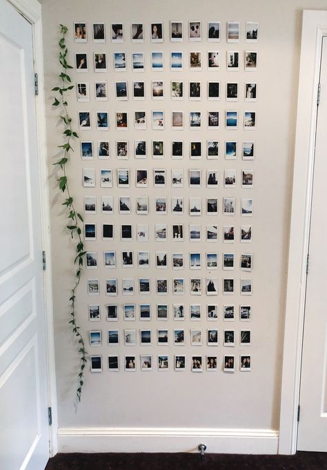 Instax Mini Wall Ideas, Polaroid Bedroom Decor, Instax Ideas Display, Polaroid Wall Dorm Room, Instax Room Decor, Instax Picture Ideas Room Decor, Fujifilm Instax Mini Ideas Display, Wall Full Of Pictures Bedrooms, Minimalist Photo Wall Bedroom