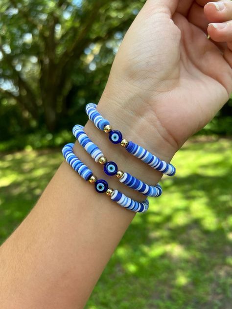 Bead Hacks, Clay Bead Bracelet Ideas, Bracelets Heishi, Bead Bracelet Ideas, Make Clay Beads, Clay Bead Necklace, Preppy Bracelets, Clay Bead Bracelet, Pulseras Diy