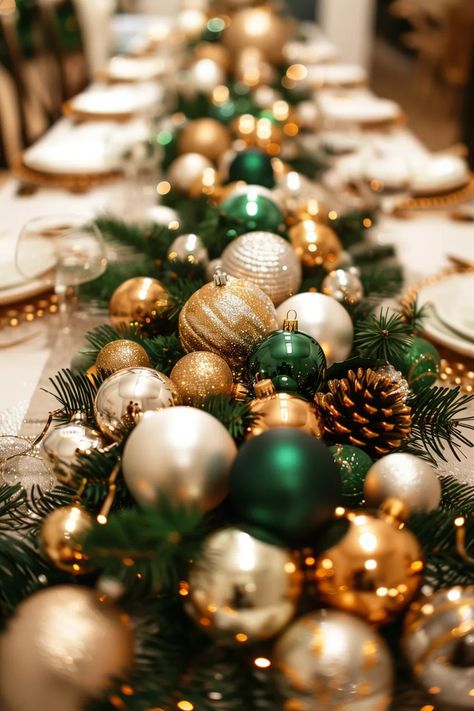 Elegant Christmas Centerpieces, Christmas Wedding Centerpieces, Green And Gold Christmas, Christmas Wedding Themes, Company Christmas Party, Christmas Table Centerpieces, Christmas Themes Decorations, Christmas Centerpiece, Centerpiece Ideas