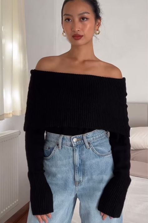 Black Off Shoulder Top Outfit, Short Sweater Outfit, Knitted Top Outfit, Black Top Outfit, Shoulder Tops Outfit, Off The Shoulder Top Outfit, Black Off Shoulder Top, Knit Sweater Outfit, Rib Knit Sweater