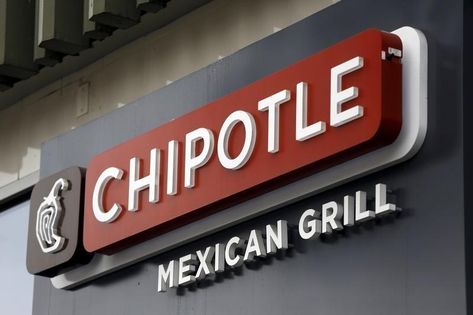 Chipotle Mexican Grill started in 1993 with the simple idea that food served fast did not have to be a typical fast food experience. By the time McDonald's fully divested itself from Chipotle in 2006, with more than 2,000 locations, Chipotle had a net income of US $475.6 million and a staff of more than 45,000 employees in 2015. Chipotle Order, Chipotle Mexican Grill, Gmo Foods, Mexican Grill, San Francisco Restaurants, Grill Restaurant, Western Washington, Carpet Cleaning Hacks, Commercial Carpet