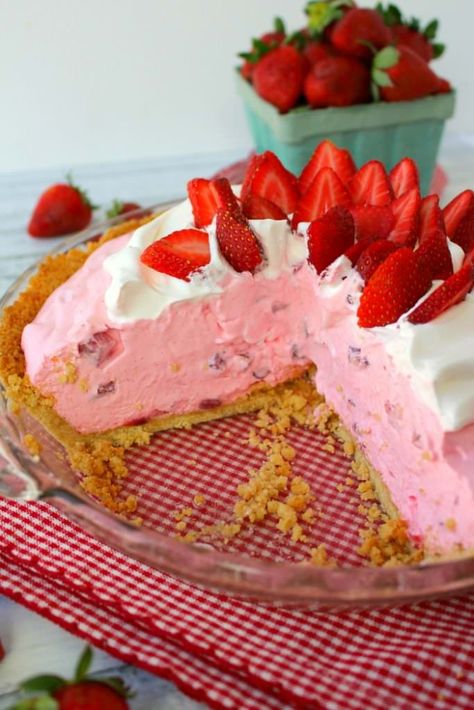 Cold Strawberry Dessert, Jello Cream Cheese Pie, Strawberry Pie With Jello, Jello Cream Cheese, Strawberry Cream Pie Recipe, Golden Oreo Crust, Strawberries Cream Cheese, Pies Dessert, Dirt Pie