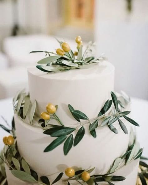 Olive Leaf Wedding Cake, Olive Birthday Theme, Olive Decoration Wedding, Wedding Cake Olive Green, Olive Tree Decor Ideas, Wedding Cake With Olive Leaves, Cake With Olive Leaves, Wedding Cake Olive Leaves, Olive Tree Decor