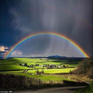 Ireland Rainbow Rainbows In The Sky, Full Rainbow, Rainbow Pictures, Rainbow Photography, Rainbow Photo, Saint Esprit, Love Rainbow, Foto Art, To Infinity And Beyond