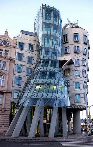 Dancing Building, Frank Gehry Architecture, Gehry Architecture, Residence Architecture, Architecture Cool, Architecture Unique, Dancing House, Modern Architecture Building, Unusual Buildings