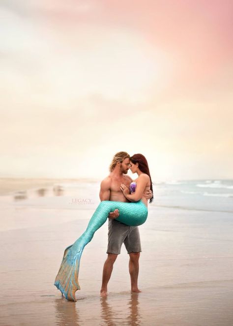 Vero Beach Mermaid Mermaid Romance, Mermaid Paintings, Mermaids Art, Mermaid In Love, Mermaid Photo Shoot, Mermaid Photoshoot, Mermaid Treasure, 7 Seas, Mermaid Pose