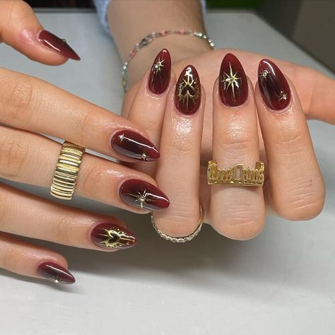 Burgundy And Gold Nails, Gold Nail Ideas, Golden Aesthetic, Red And Gold Nails, Hearts And Stars, Golden Nails, Grunge Nails, Gold Nail, Gold Hearts