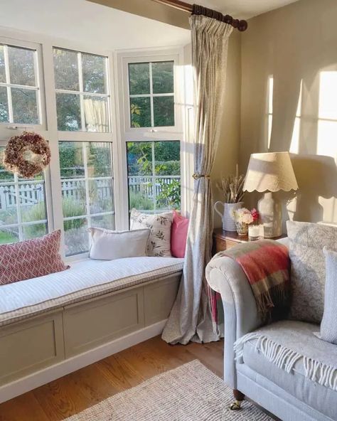 Bay Window Seating Ideas, Window Seating Ideas, Window Seat Curtains, Bay Window Seat Ideas, Bay Window Seating, Bay Window Decorating Ideas, Bay Window Bedroom, Bay Window Benches, Bay Window Design