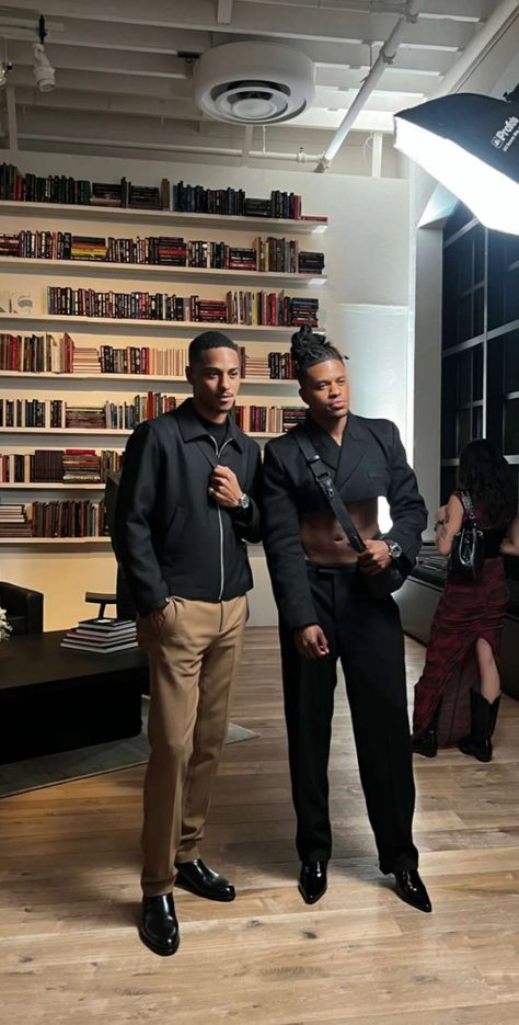 Keith Powers Fashion, Keith Powers Style, Keith Powers Outfits, Mens Dinner Outfit Classy, Keith Powers, Black Men Fashion Urban, Mens Smart Casual Outfits, Black Men Fashion Casual, Pants Outfit Men