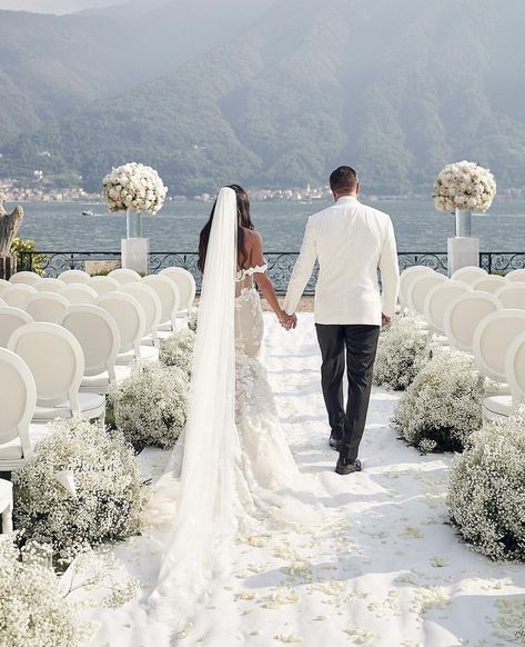 Villa Balbiano Wedding, Weddings Decorations Elegant Romantic, Wedding Villa, Lost In Love, Wedding Isles, Ceremony Aisle, Dream Beach Wedding, Minimalist Wedding Decor, Last Shot