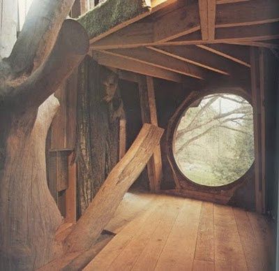 Relaxshacks.com: Woodstock (NY) Handmade Houses (Cabins, Hippie Cam... Case Sotterranee, Building With Wood, Dream House In The Woods, Circular Window, Casa Hobbit, Hobbit Hole, Forest House, Taos, Cabins In The Woods