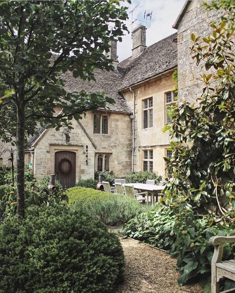 English Country Cottages, English Manor Houses, Old Manor, Irish Cottage, Relaxing Weekend, English Country Gardens, Countryside House, Food Style, House Exteriors