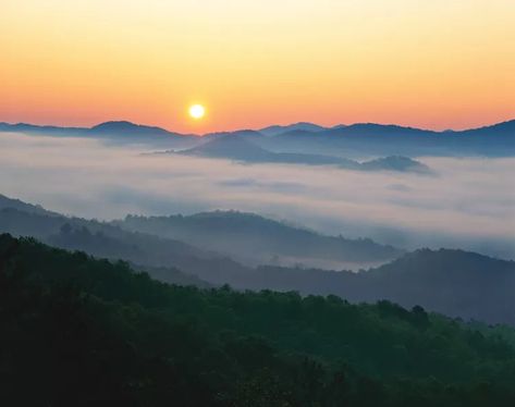 The Best Weekend Getaways In The South Weekend Getaways In The South, Weekend Getaway Ideas, Girlfriend Trips, Louisville Slugger Museum, Solo Adventure, Best Weekend Getaways, Shenandoah National Park, Couple Getaway, Smoky Mountain National Park