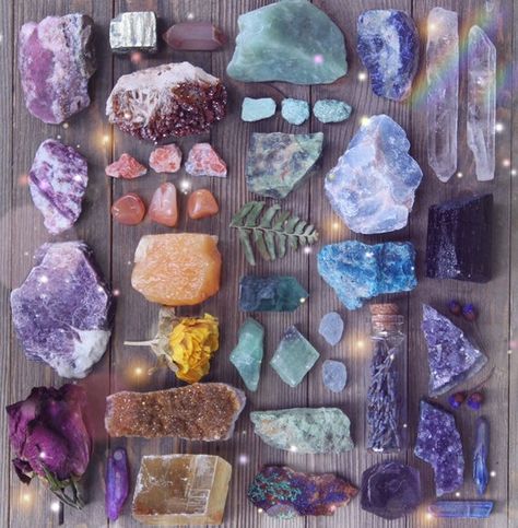 Not sure what to choose? I can choose for you! Natural raw crystal set intuitively chosen by a certified crystal and vibrational healer, special just for you! This collection of stones can be for a specific goal (ie if you want to encourage peace, creativity, etc) or not. Entirely up to you. You Crystal Vibes, Oktoberfest Party, Crystal Aesthetic, Types Of Crystals, Crystal Magic, Rough Crystal, Crystal Set, Minerals And Gemstones, Chakra Crystals