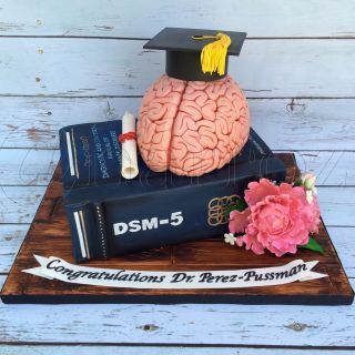 For a recent psychology major, this cake featured my take of a psychology text book and the human brain. Psychology Cake, College Graduation Cakes, Brain Cake, Unicorn Party Food, Graduation Food, Graduation Party Cake, Graduation Party Foods, Doctor Graduation, Book Cakes