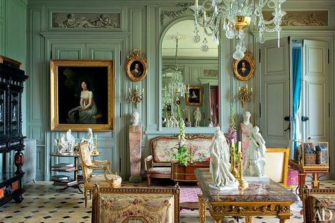 Chateaux Interiors, Picture Frame Molding, Traditional Living, French Chateau, French Interior, Traditional Living Room, French Decor, French House, Classic Interior