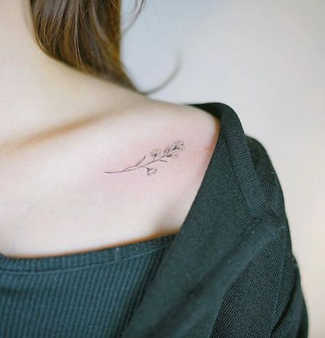 Simple Shoulder Tattoo, Wildflowers Tattoo, Orca Tattoo, Small Shoulder Tattoos, Hamsa Tattoo, Disney Tattoo, Shoulder Tattoos For Women, Diy Tattoo, Collar Bone