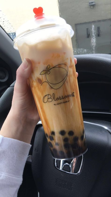 Tiger Milk Tea, Caramel Milk Tea, Homemade Coffee Drinks, Bubble Tea Recipe, Secret Starbucks Drinks, Bubble Tea Boba, Bubble Milk Tea, Homemade Coffee, Coffee Obsession