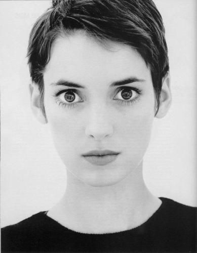 Winona Ryder Winona Forever, Eyes Wide Open, Girl Haircuts, Winona Ryder, 짧은 머리, Looks Black, White Photo, Famous Faces, Cortes De Cabello Corto