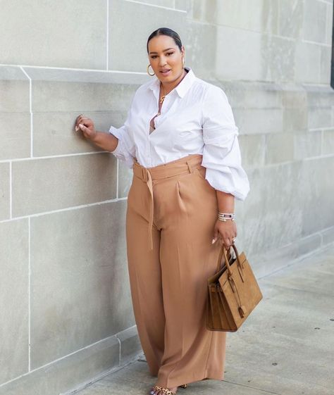 @iambeauticurve #fff Linen Pants Outfit Plus Size, Plus Size Linen Pants Outfit, Wide Leg Pants Outfit Plus Size, Plus Size Wide Leg Pants Outfit, Pants For Curvy Women, Flattering Plus Size Dresses, Wide Leg Trousers Outfit, Styling Wide Leg Pants, Plus Size Wide Leg Pants